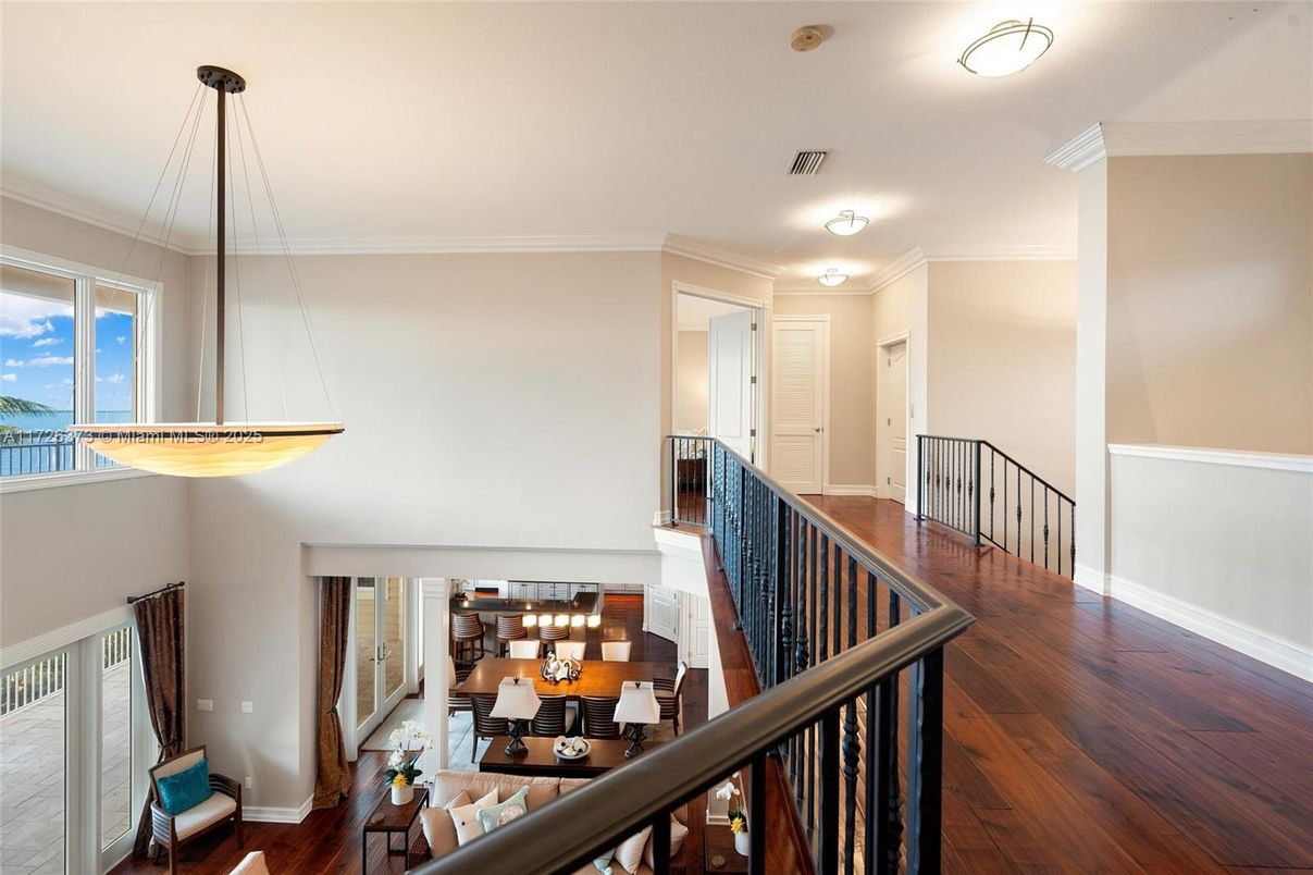 Dining room, Interior, Pendant Lights, Water, Wood Texture Flooring