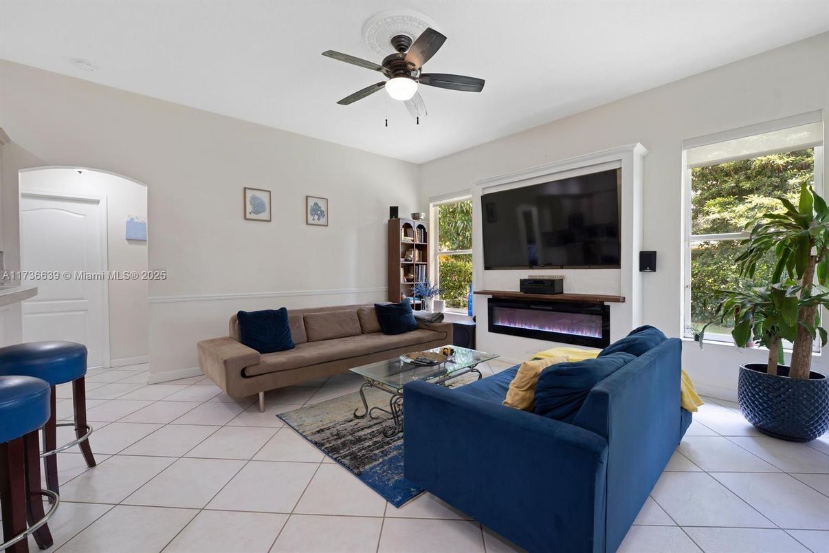 Fireplace, Interior, Living room