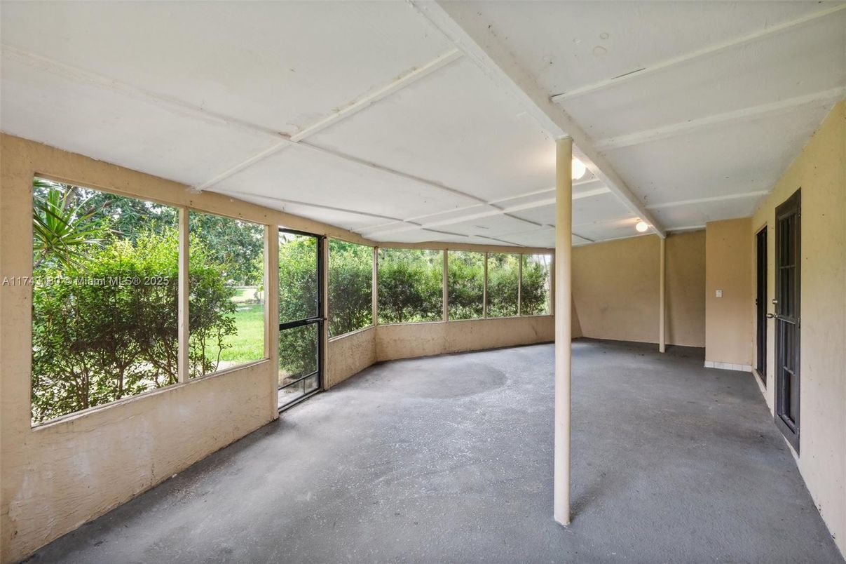 Empty room, Interior, Sun Room