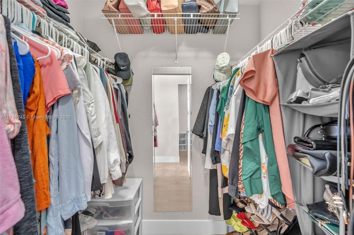 Interior, Walk-in Closets