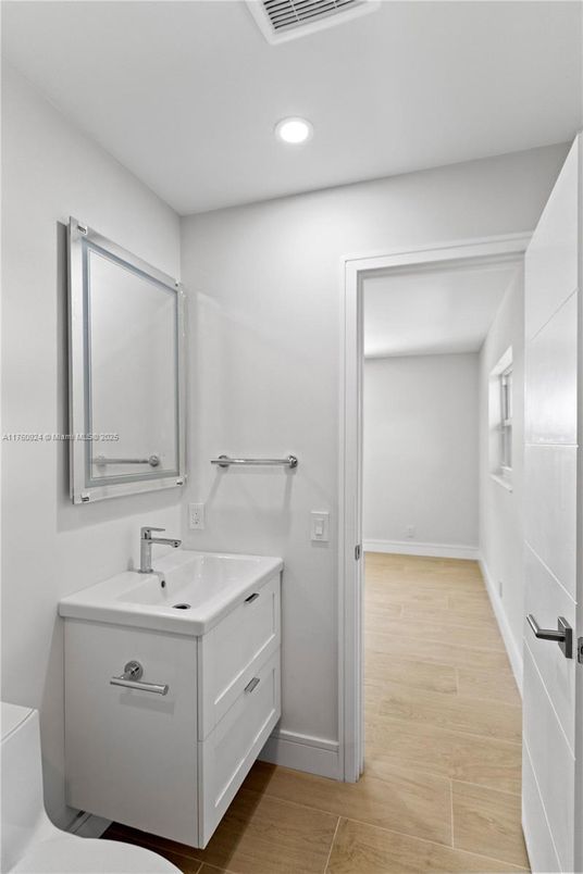 Bathroom, Interior, Recessed Lighting, Wood Texture Flooring