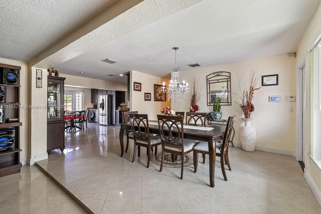 Chandelier, Dining room, Interior