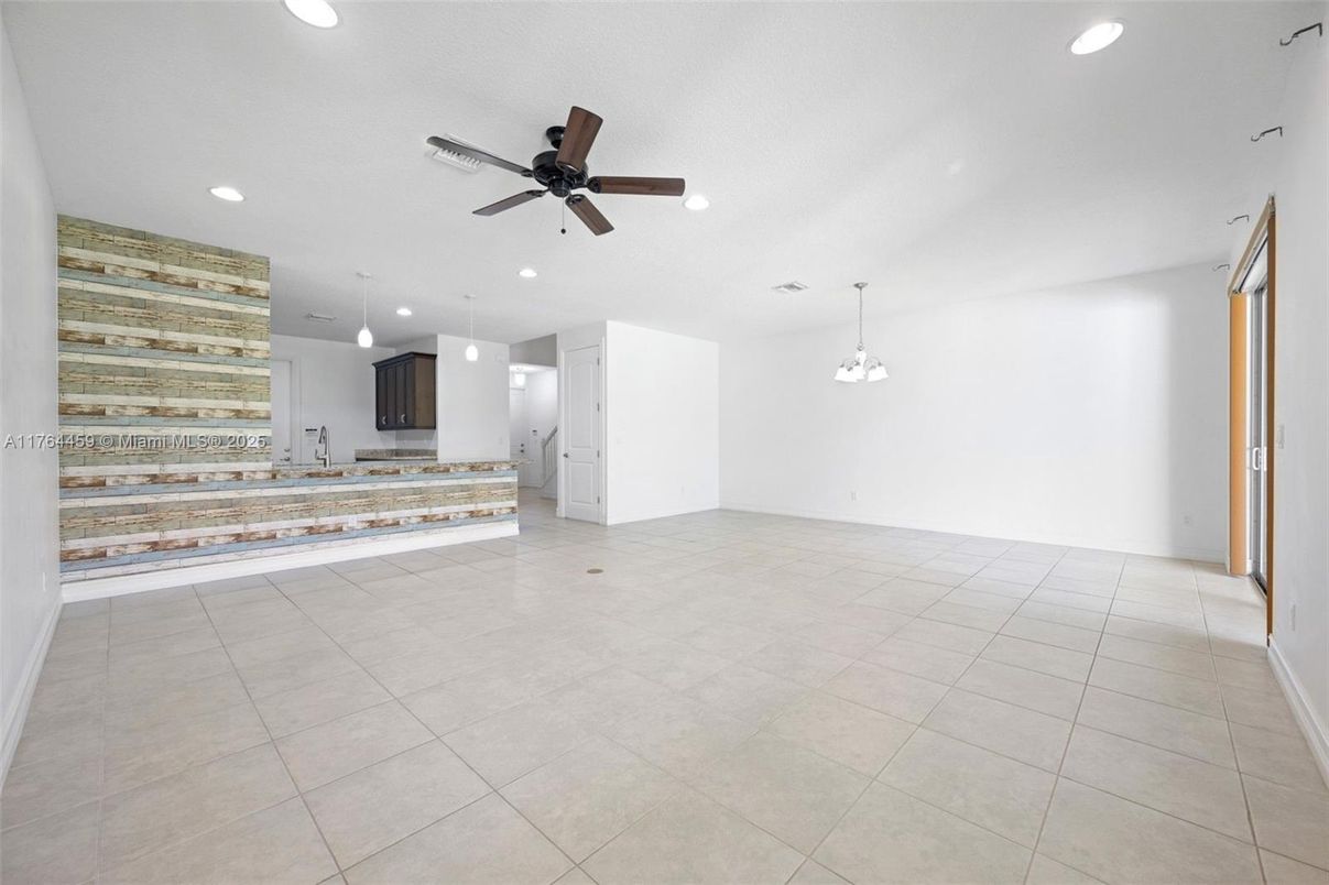 Empty room, Interior, Pendant Lights, Recessed Lighting