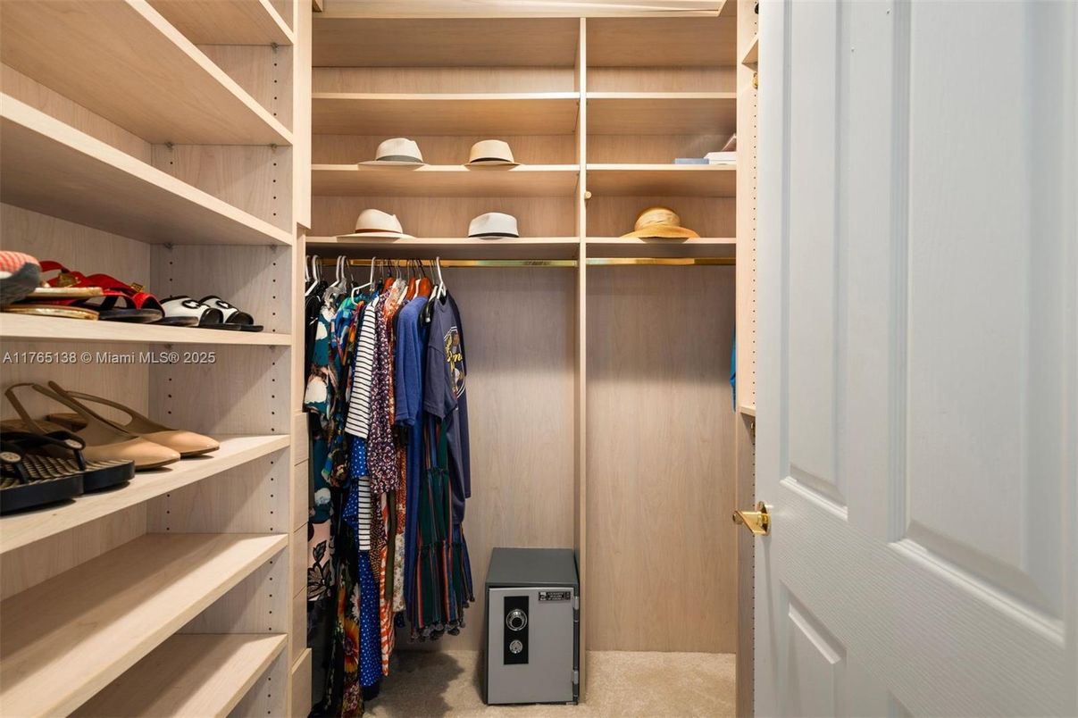 Interior, Walk-in Closets