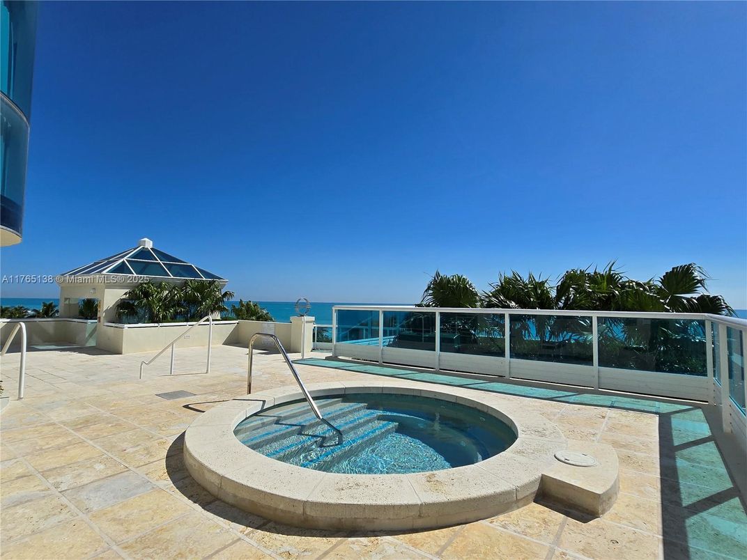 Exterior, Pool, Water