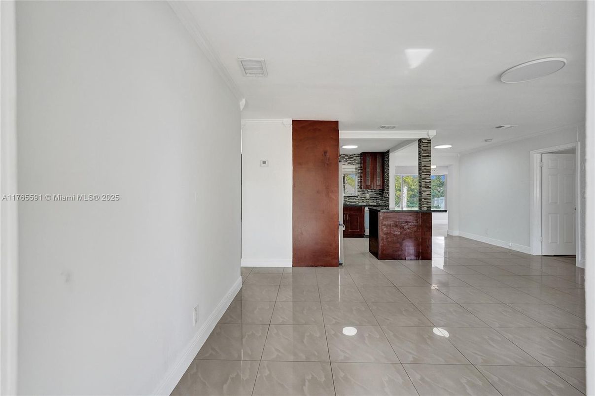 Empty room, Interior, Recessed Lighting