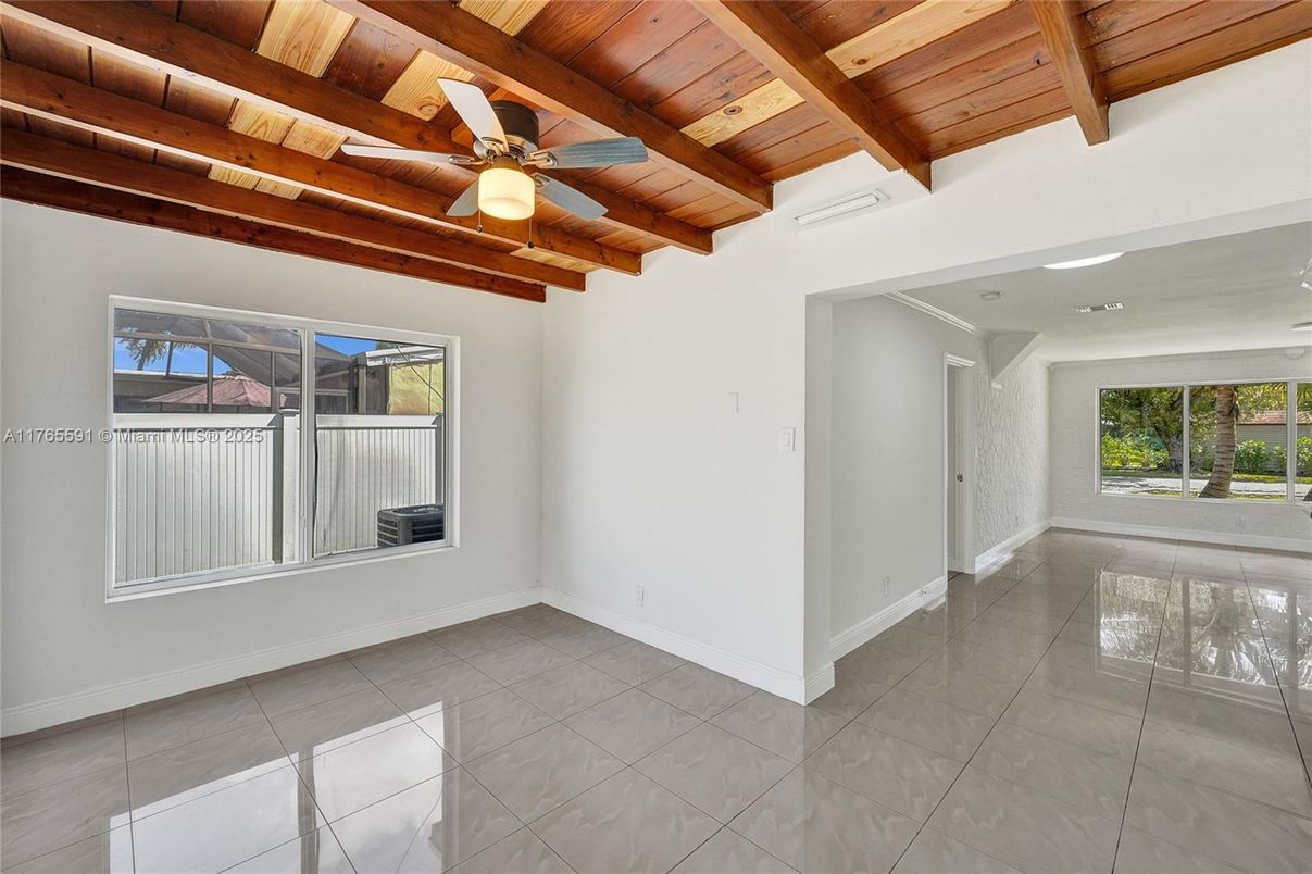 Empty room, Interior, Recessed Lighting, Wooden Beams, Wooden Ceilings
