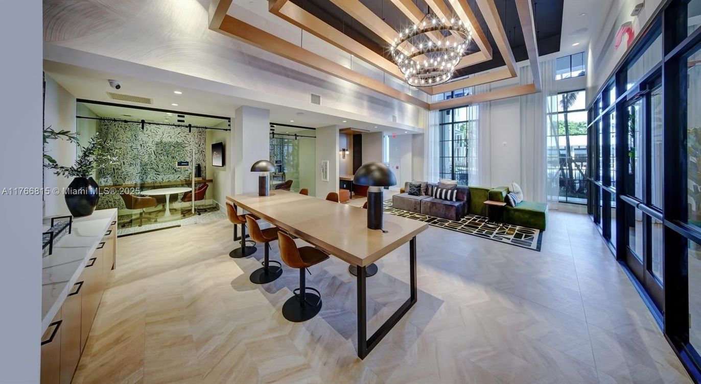 Dining room, Interior, Living room, Pendant Lights, Recessed Lighting