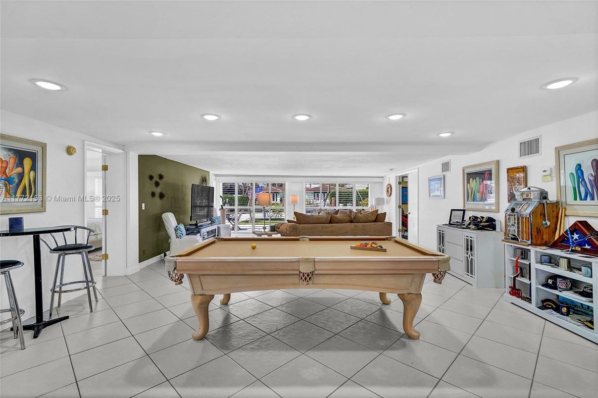 Billiard Table, Game Room, Interior, Recessed Lighting