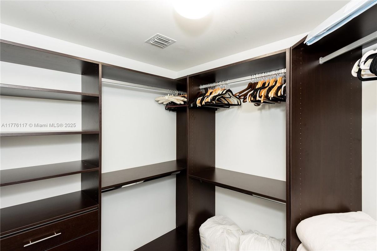 Interior, Walk-in Closets