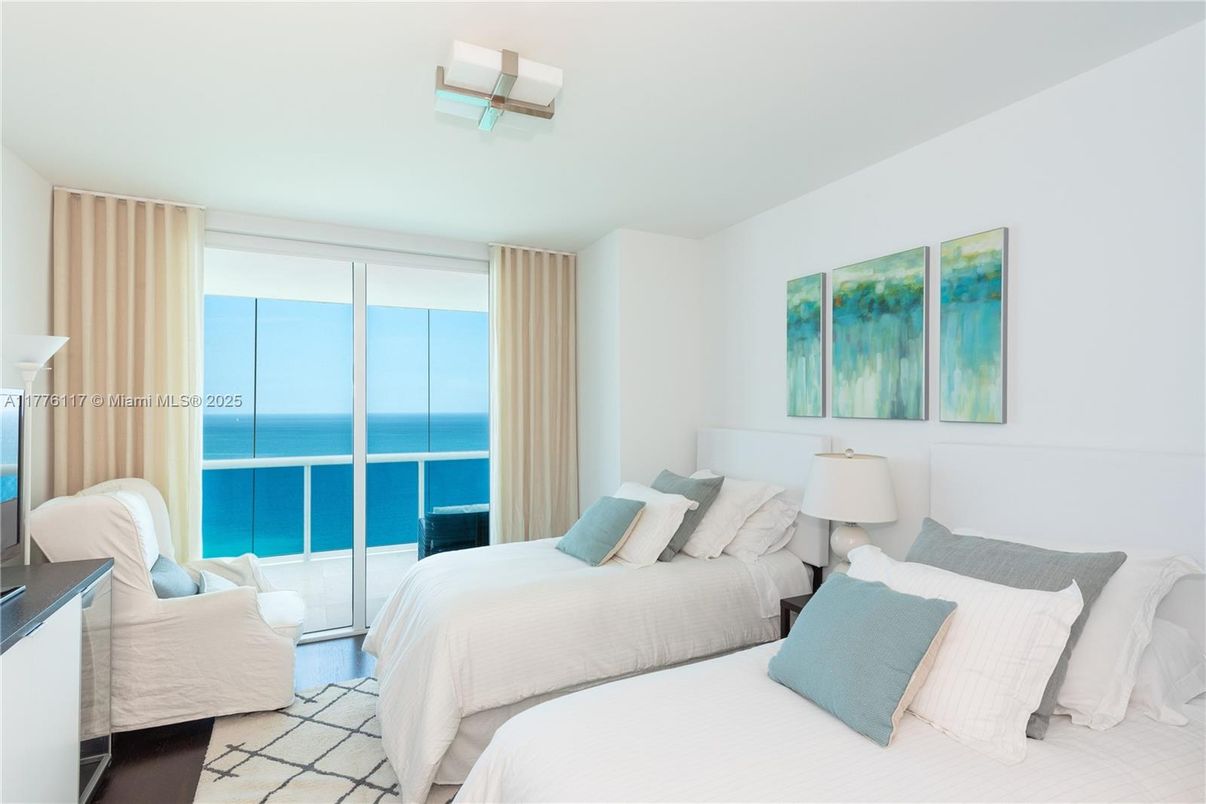 Bedroom, Interior, Water