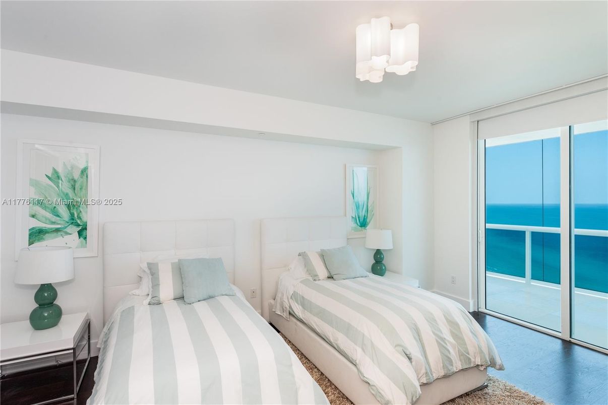 Bedroom, Interior, Water, Wood Texture Flooring