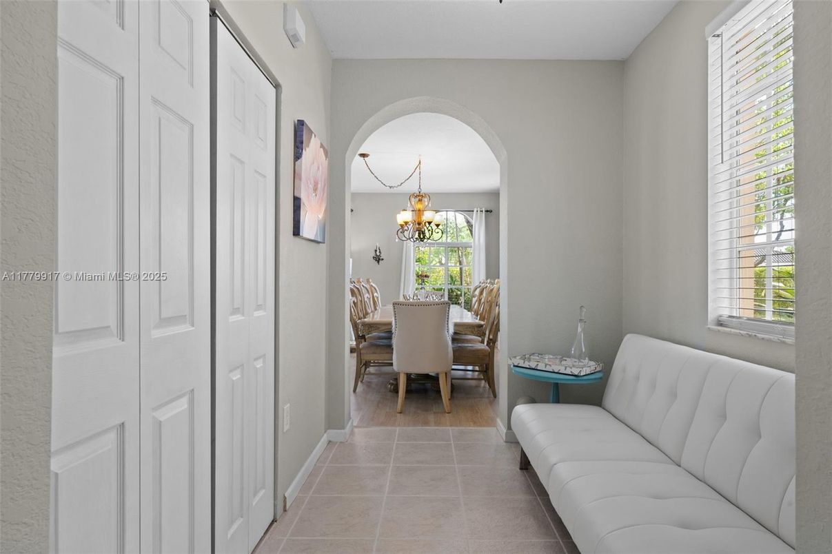 Chandelier, Dining room, Interior