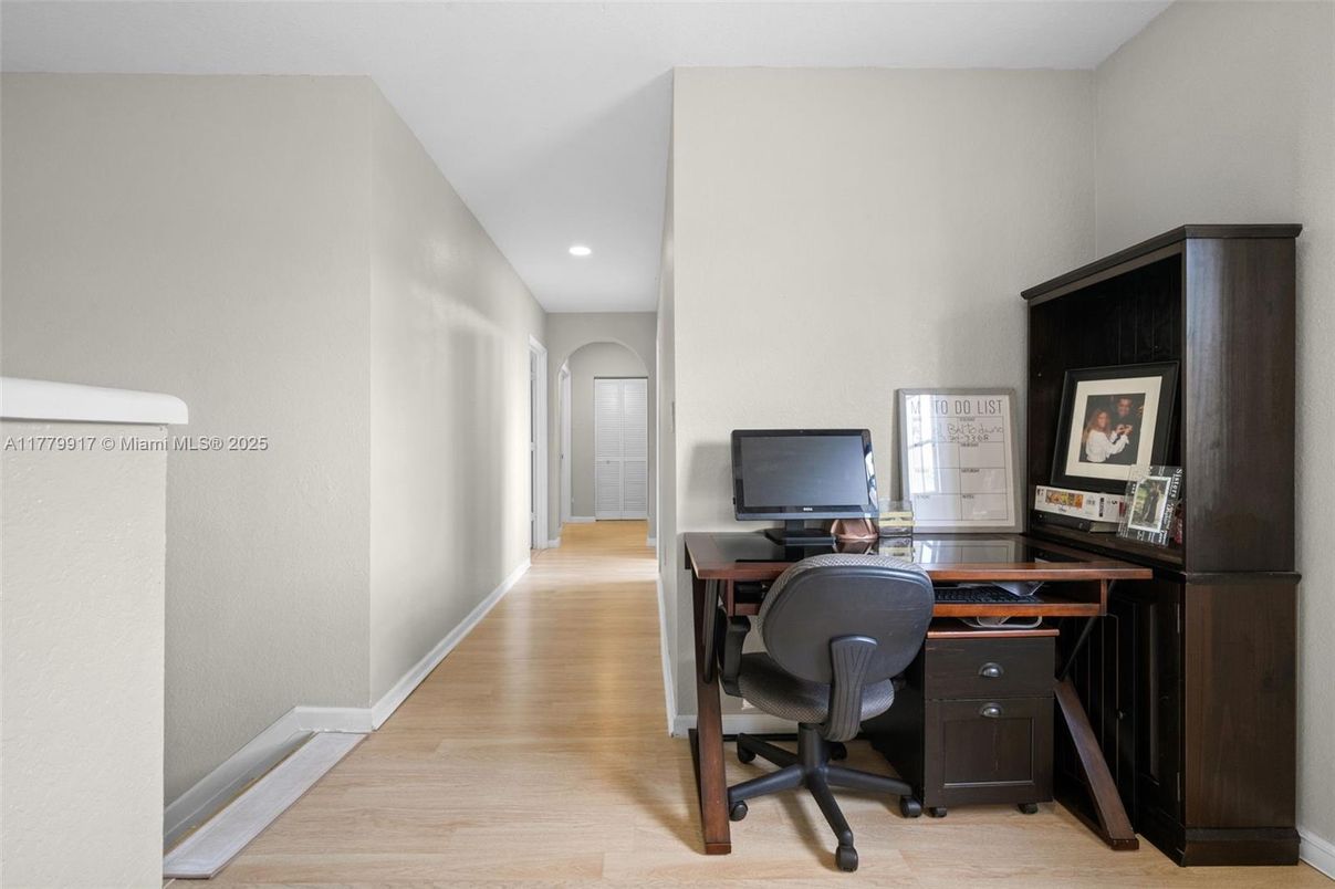 Home Office, Interior, Recessed Lighting, Wood Texture Flooring