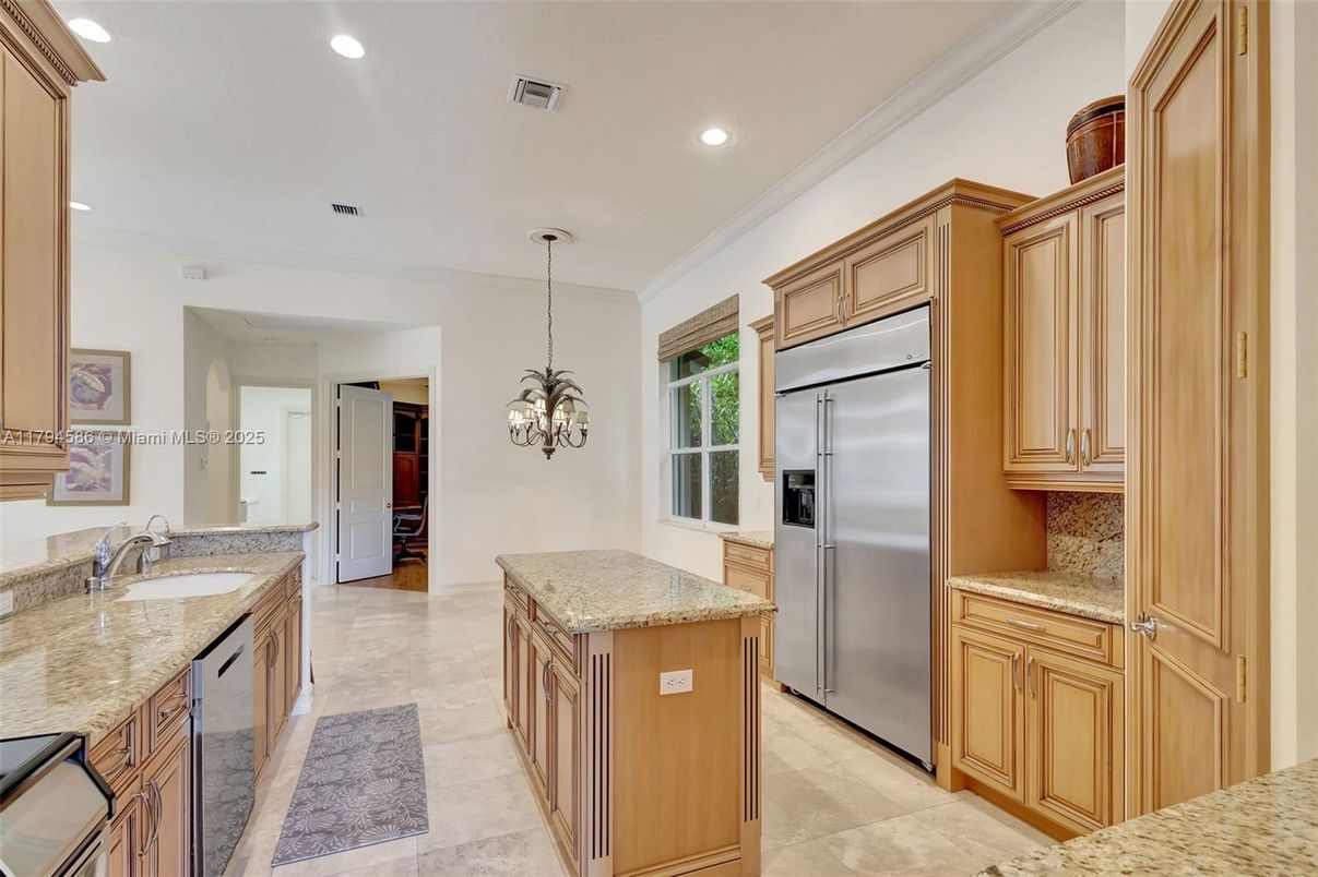 Chandelier, Interior, Kitchen, Recessed Lighting, Stainless Steel Appliances