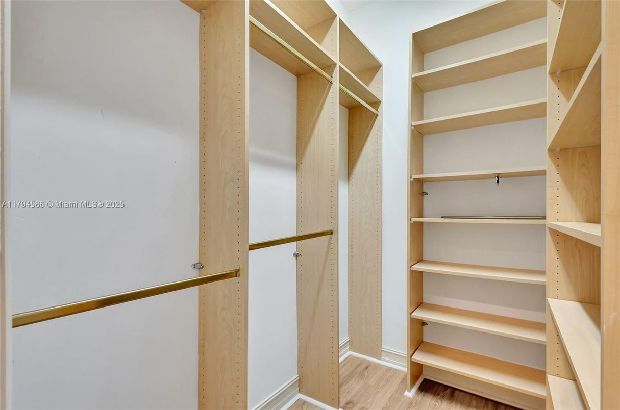 Interior, Walk-in Closets, Wood Texture Flooring