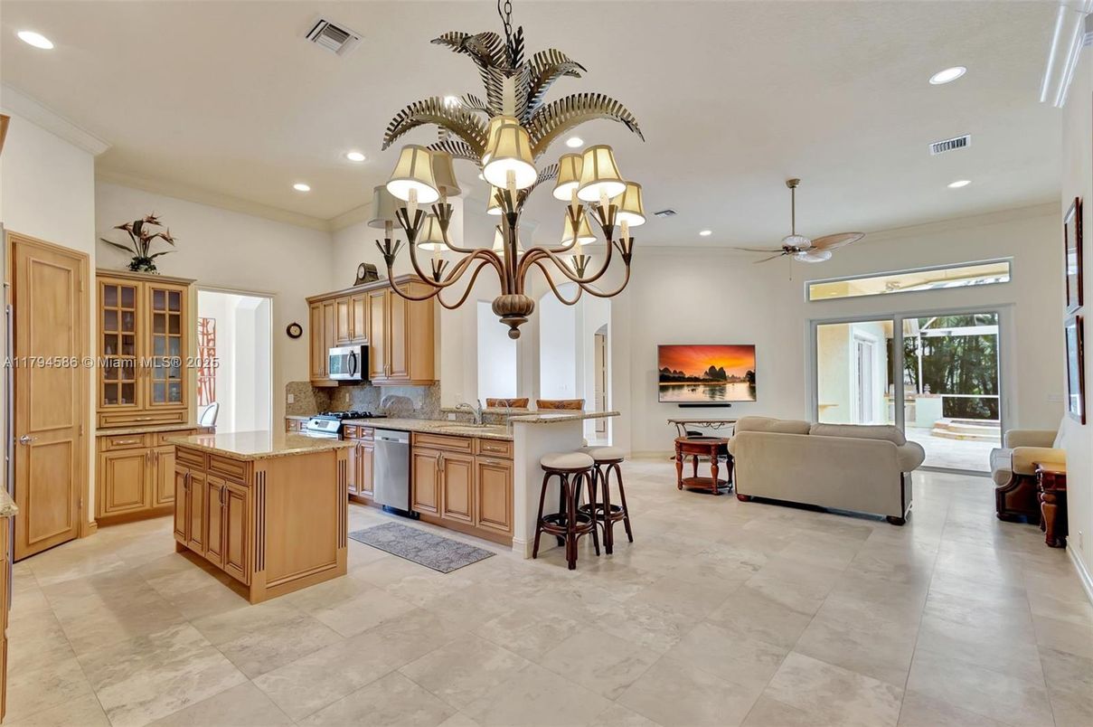 Chandelier, Interior, Kitchen, Living room, Recessed Lighting, Stainless Steel Appliances