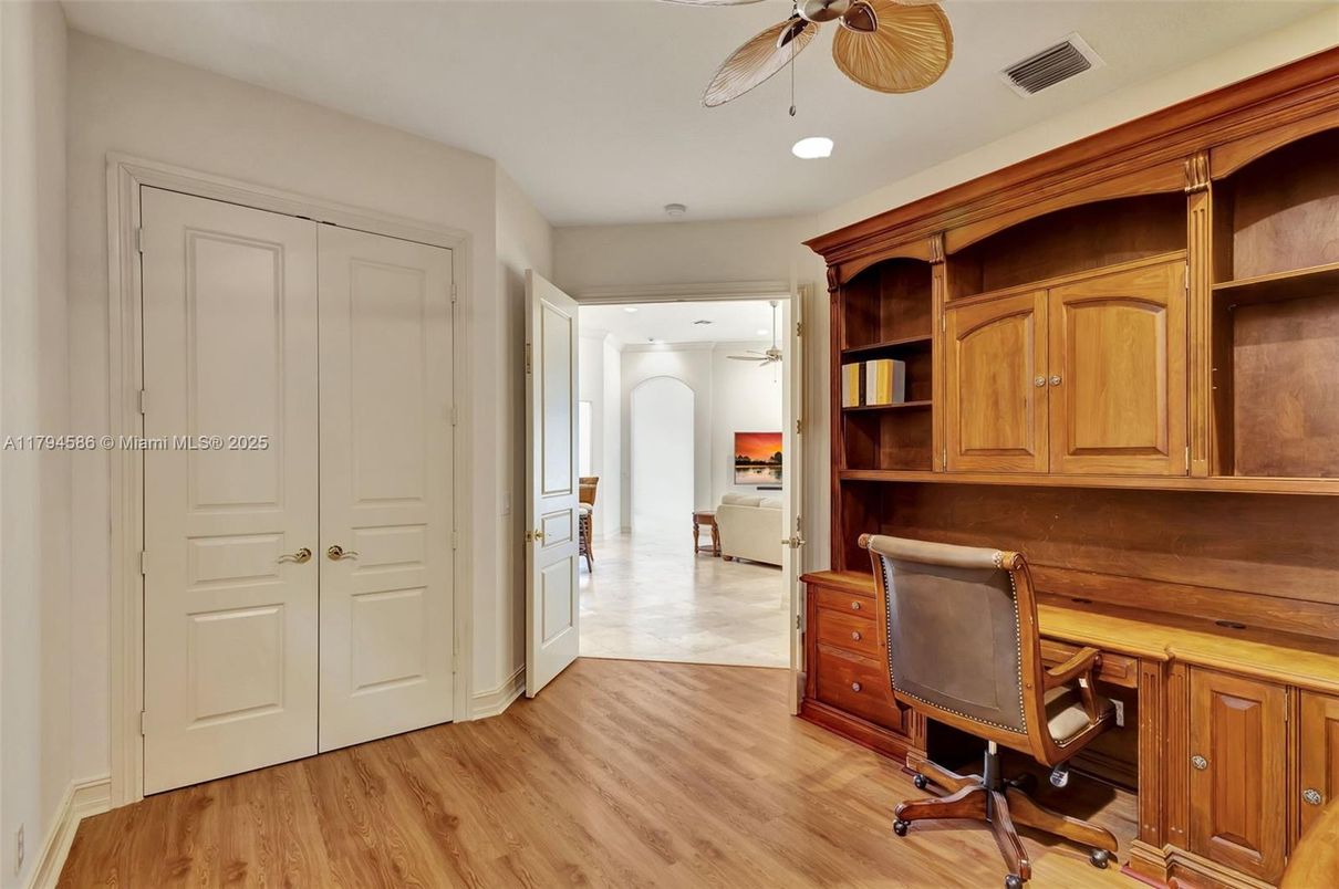 Home Office, Interior, Recessed Lighting, Wood Texture Flooring