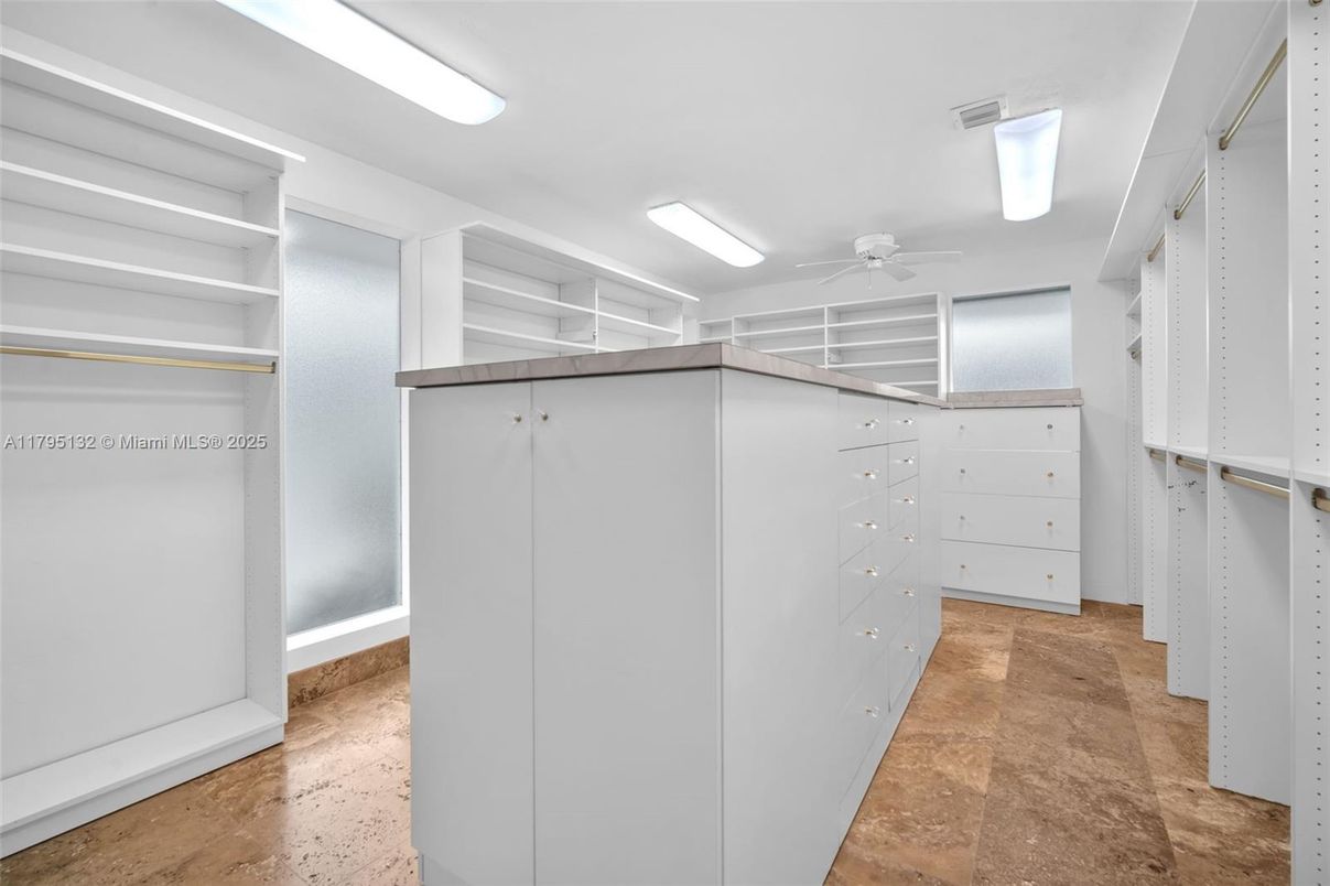 Interior, Walk-in Closets