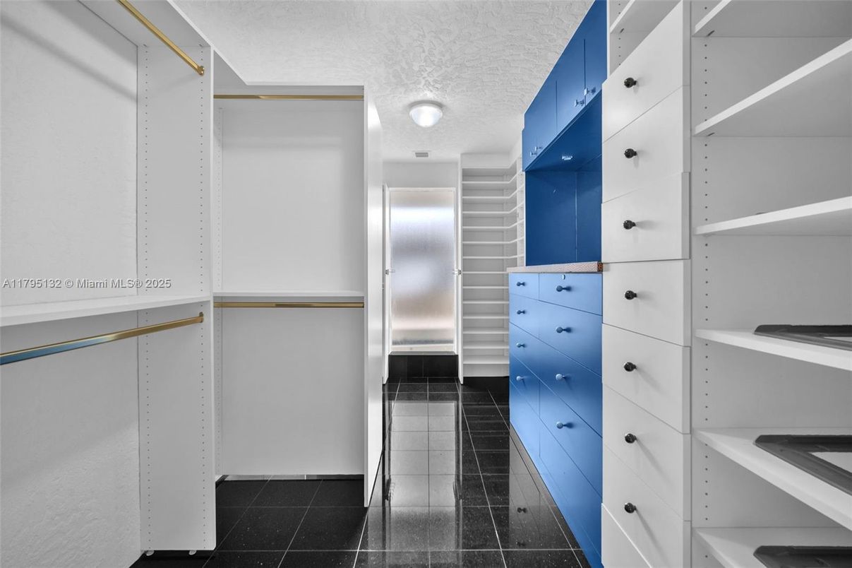 Interior, Walk-in Closets