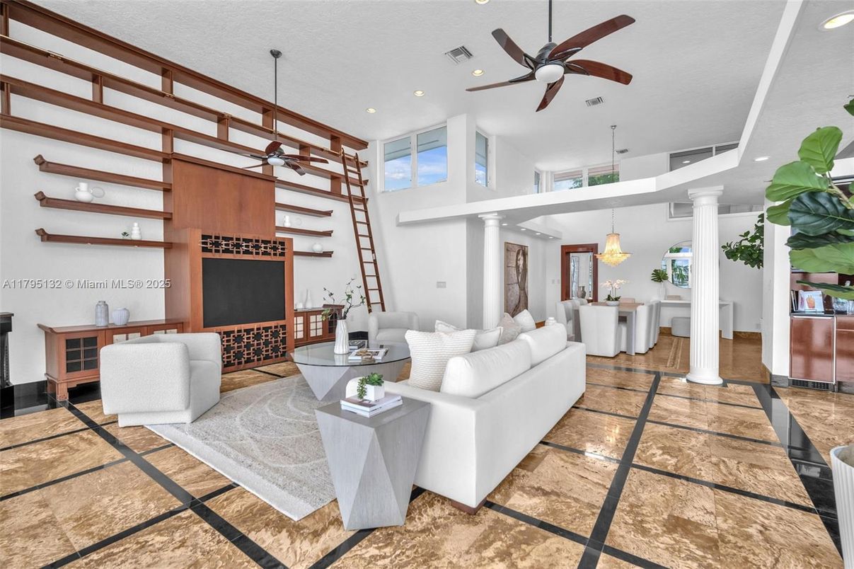 Dining room, Interior, Living room, Pendant Lights, Recessed Lighting