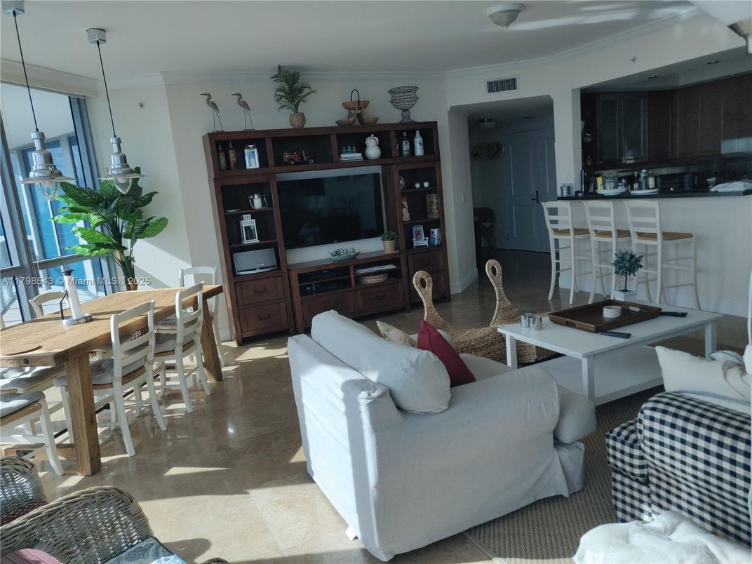 Dining room, Interior, Living room, Pendant Lights