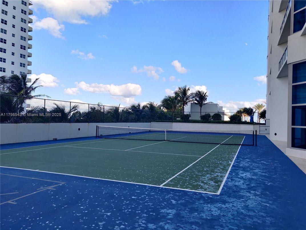 Exterior, Tennis Courts