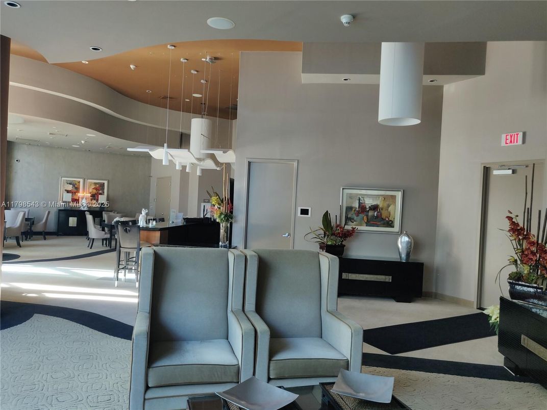 Dining room, Interior, Pendant Lights, Recessed Lighting