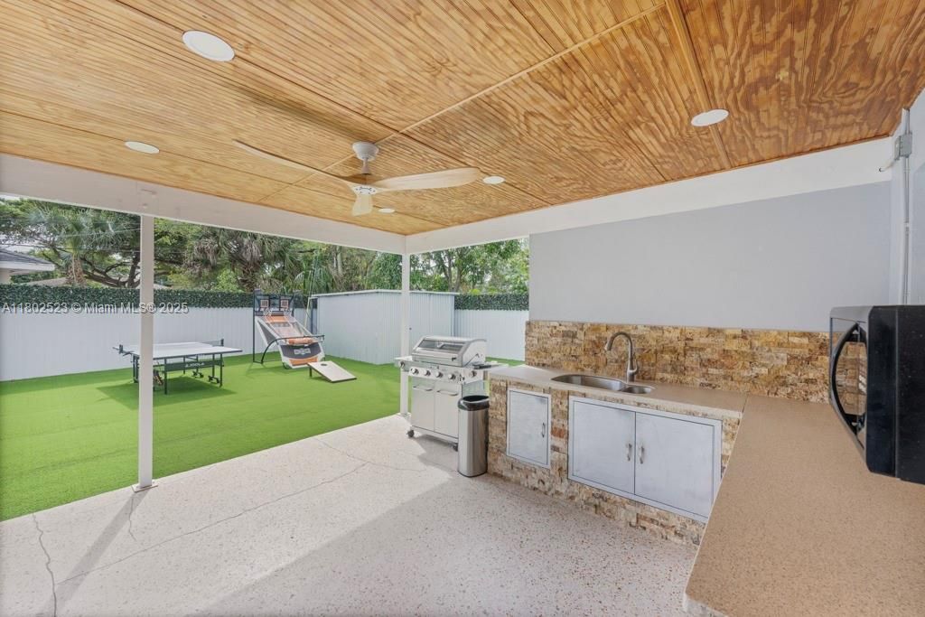 Exterior, Playground