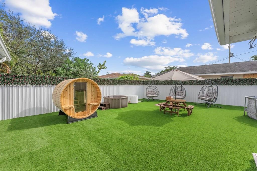 Backyard, Exterior, Hot Tub