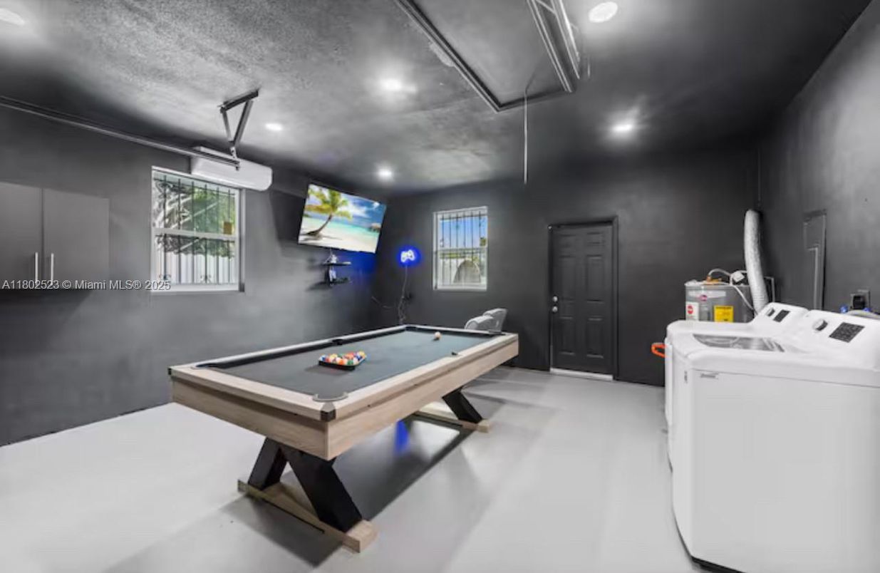 Billiard Table, Game Room, Interior, Recessed Lighting, Washer