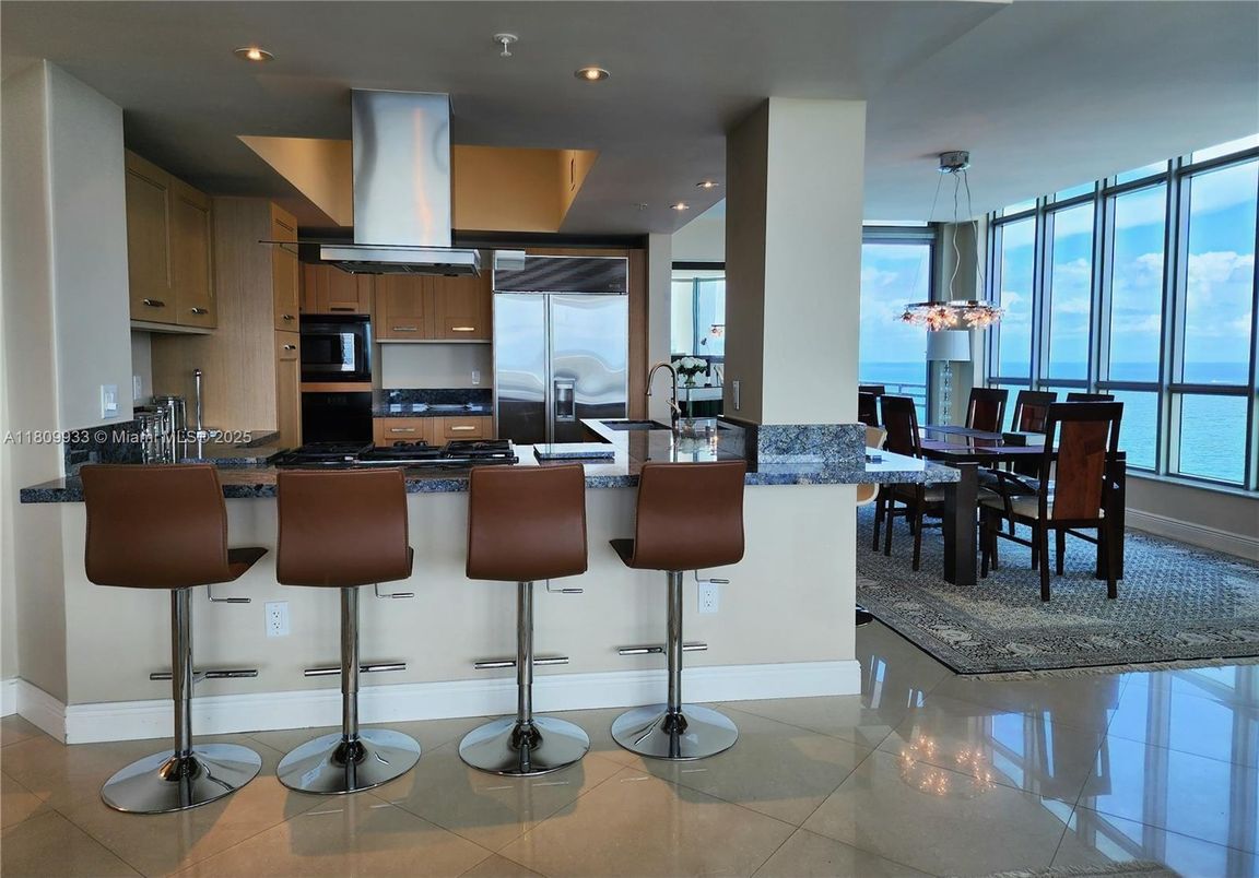 Dining room, Interior, Kitchen, Pendant Lights, Recessed Lighting, Stainless Steel Appliances, Water