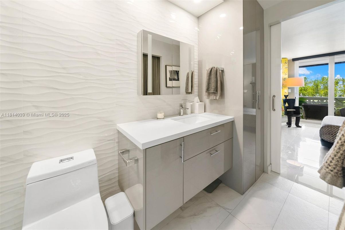 Bathroom, Interior, Recessed Lighting