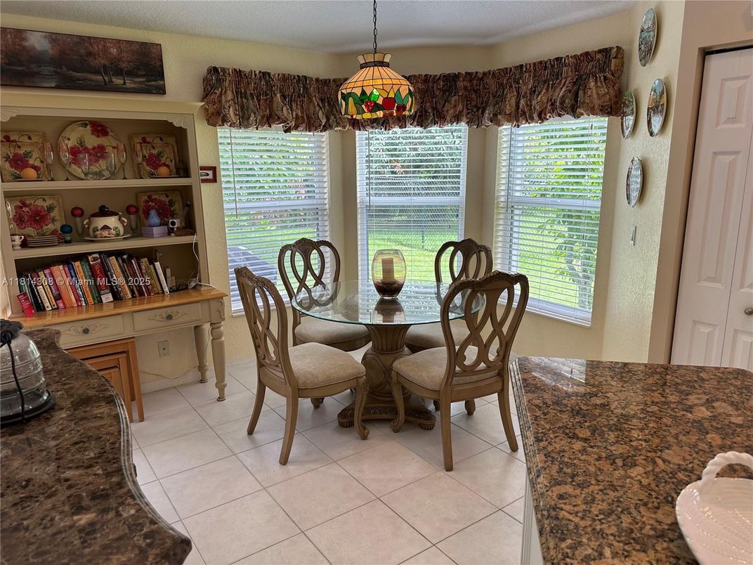 Dining room, Interior, Pendant Lights
