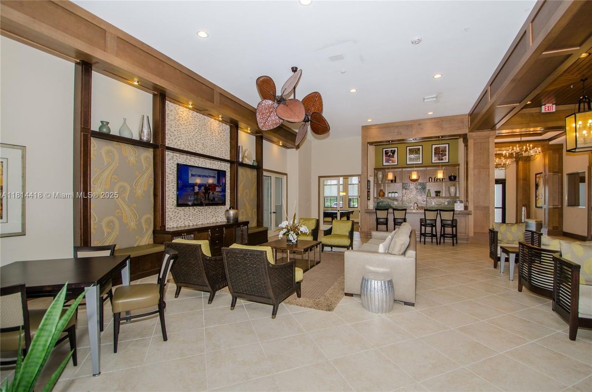 Dining room, Interior, Living room, Recessed Lighting