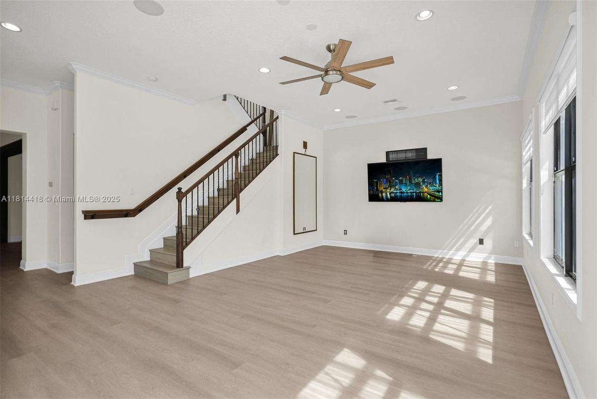 Empty room, Interior, Recessed Lighting, Wood Texture Flooring