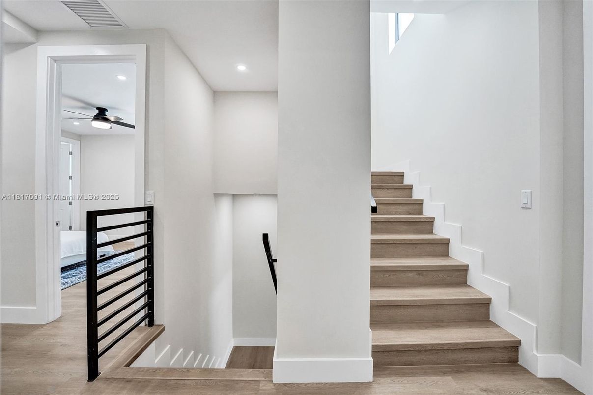 Interior, Recessed Lighting, Wood Texture Flooring