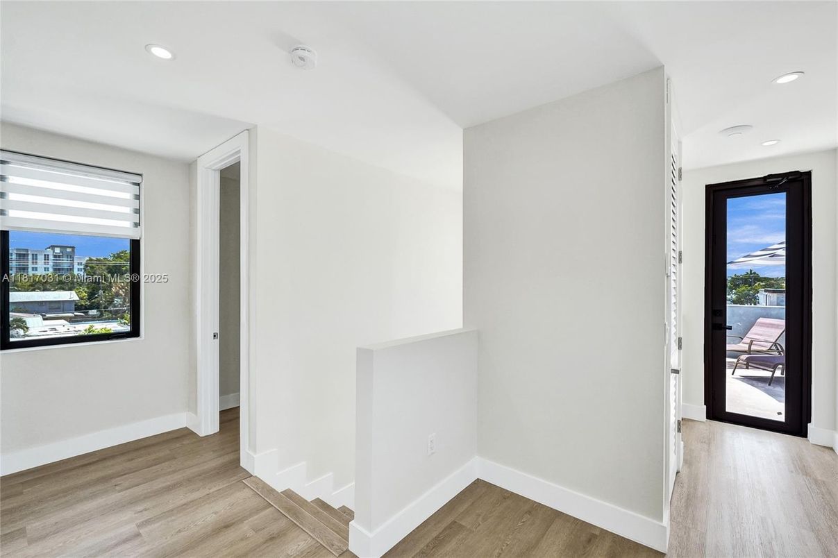 Empty room, Interior, Recessed Lighting, Water, Wood Texture Flooring