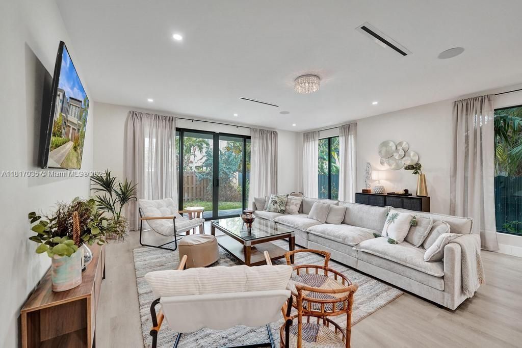 Interior, Living room, Recessed Lighting, Wood Texture Flooring