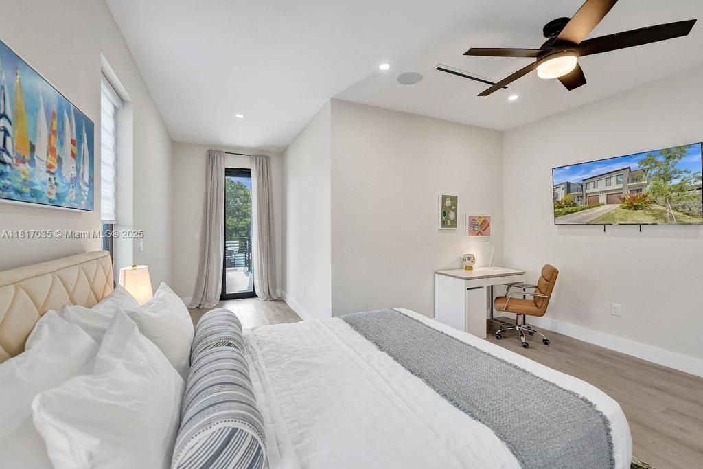 Bedroom, Home Office, Interior, Recessed Lighting, Wood Texture Flooring