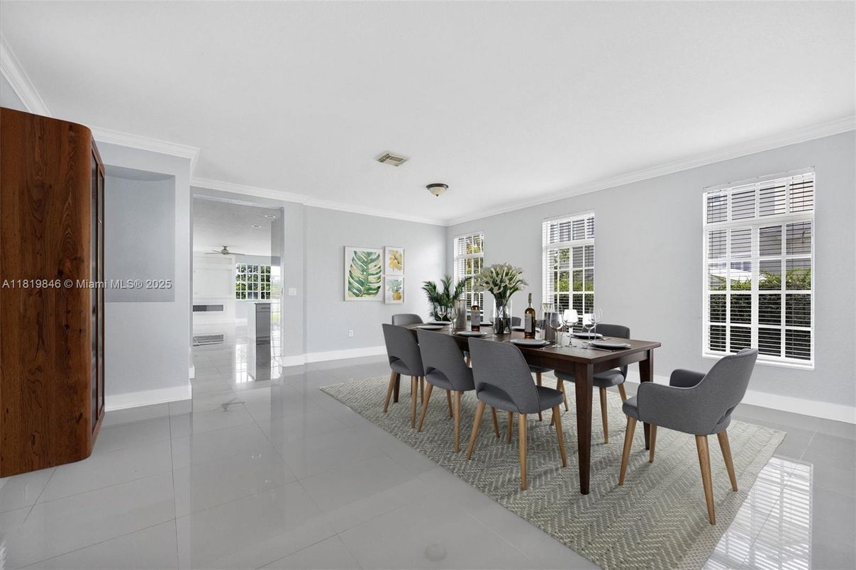 Dining room, Interior