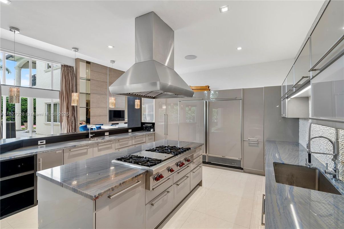 Interior, Kitchen, Pendant Lights, Recessed Lighting, Stainless Steel Appliances