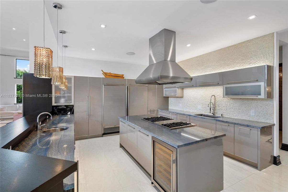 Interior, Kitchen, Pendant Lights, Recessed Lighting, Stainless Steel Appliances