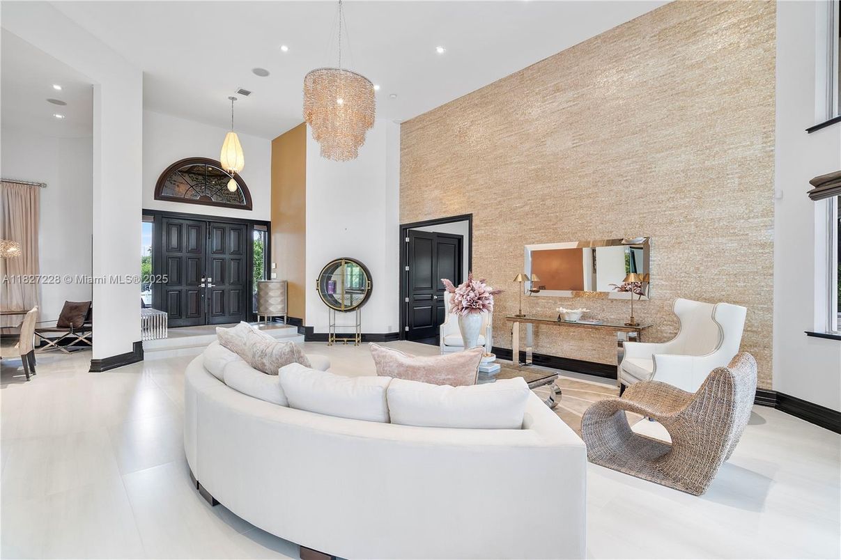 Interior, Living room, Pendant Lights, Recessed Lighting