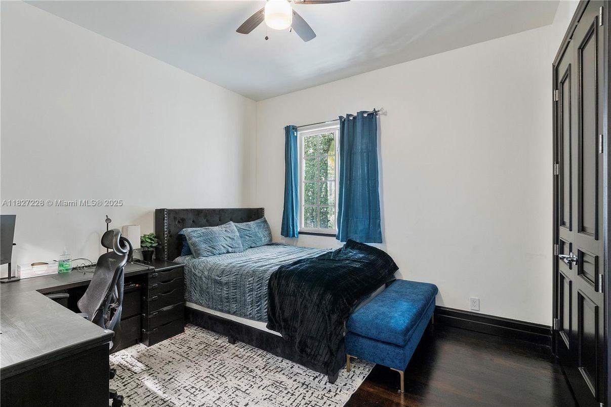 Bedroom, Home Office, Interior, Wood Texture Flooring