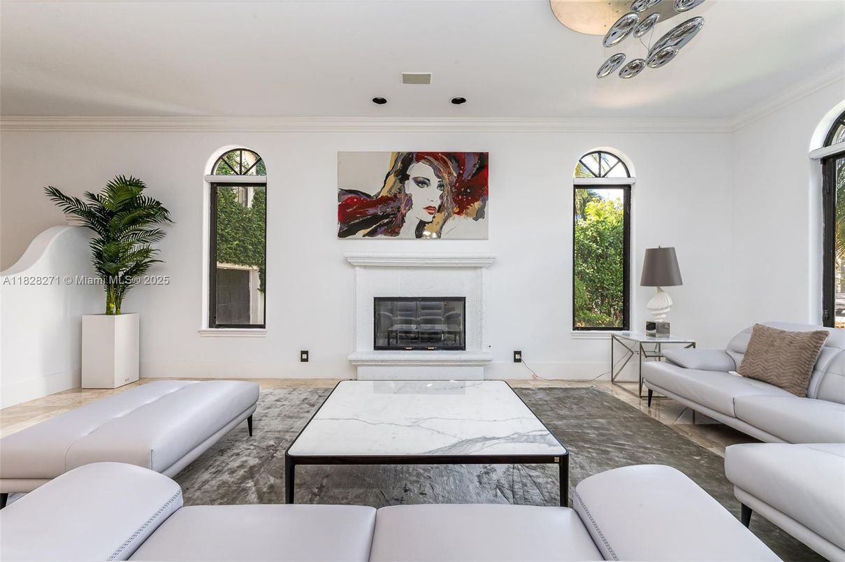 Fireplace, Interior, Living room