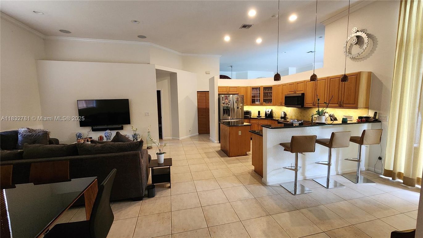 Interior, Kitchen, Living room, Pendant Lights, Recessed Lighting, Stainless Steel Appliances