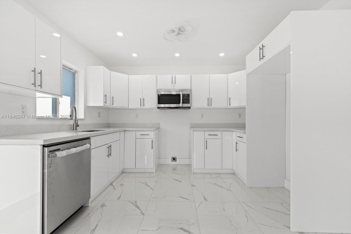 Interior, Kitchen, Marble, Recessed Lighting, Stainless Steel Appliances