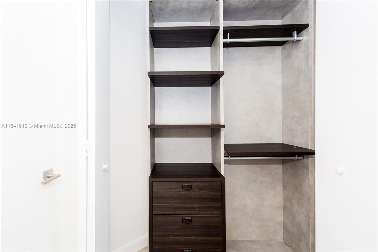 Interior, Walk-in Closets