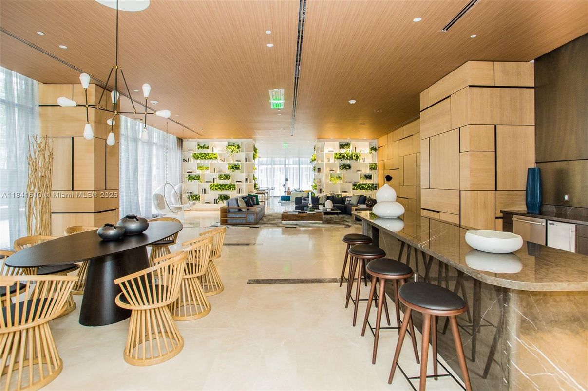 Interior, Living room, Pendant Lights, Recessed Lighting